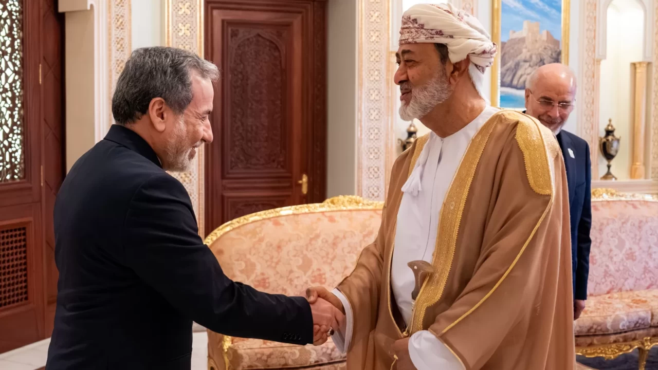 İran heyeti, Umman Sultanı Heysem Bin Tarık ile görüştü