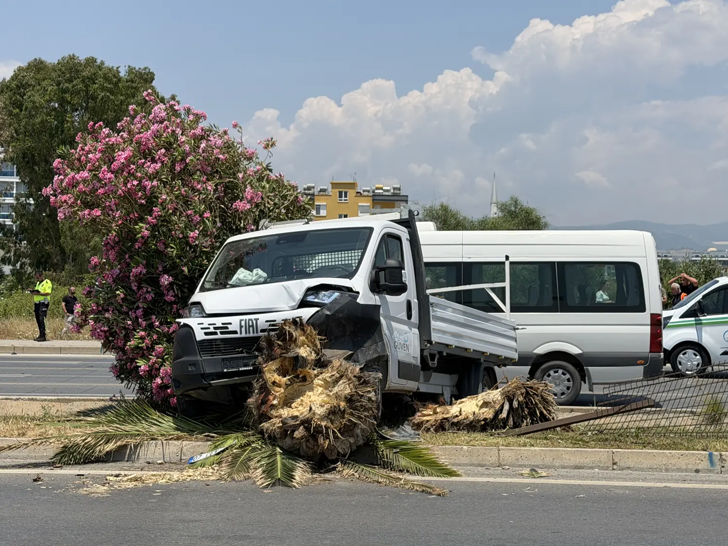 Antalya'da feci kaza! Motosiklet sürücüsü can verdi