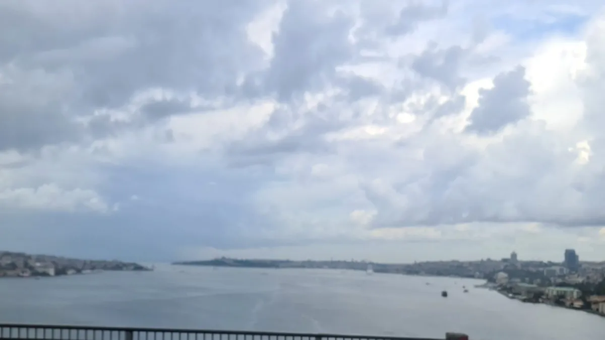 İstanbullular sabaha sağanak yağmurla uyandı