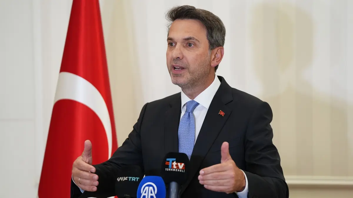 Bakan Bayraktar: Türkiye yurt dışında petrol, doğal gaz arayan bir ülke