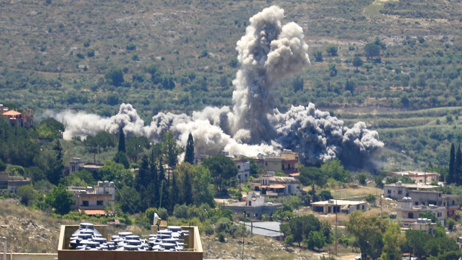 İsrail'in vurduğu Lübnan'da can kaybı 3 bin 711'e yükseldi