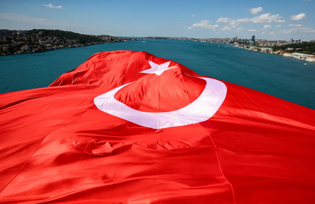 15 Temmuz resmi tatil mi? Bankalar ve hastaneler yarın açık mı?