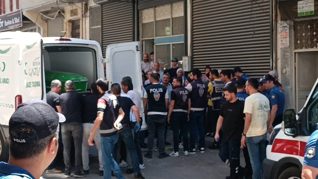 Kan donduran olay! Cezaevinden izinli çıkıp boşandığı eşini öldürüp, intihar etti