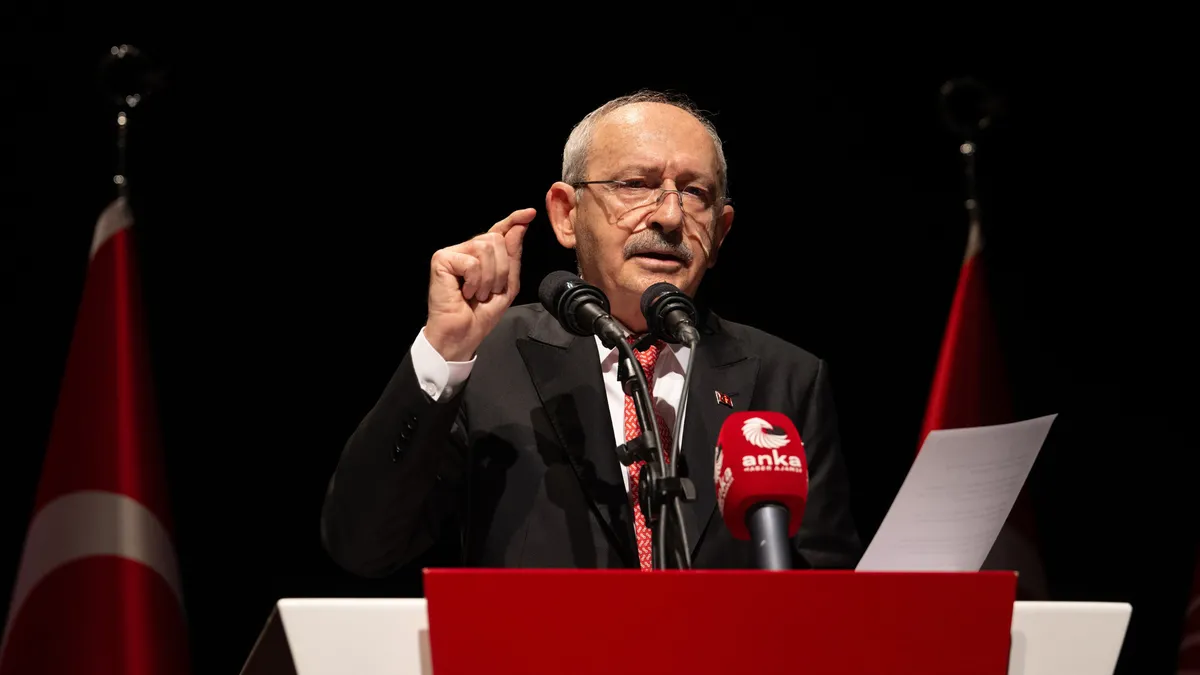 Kılıçdaroğlu'ndan CHP'de çift başlılığa neşter! 50 il başkanında değişim hazırlığı