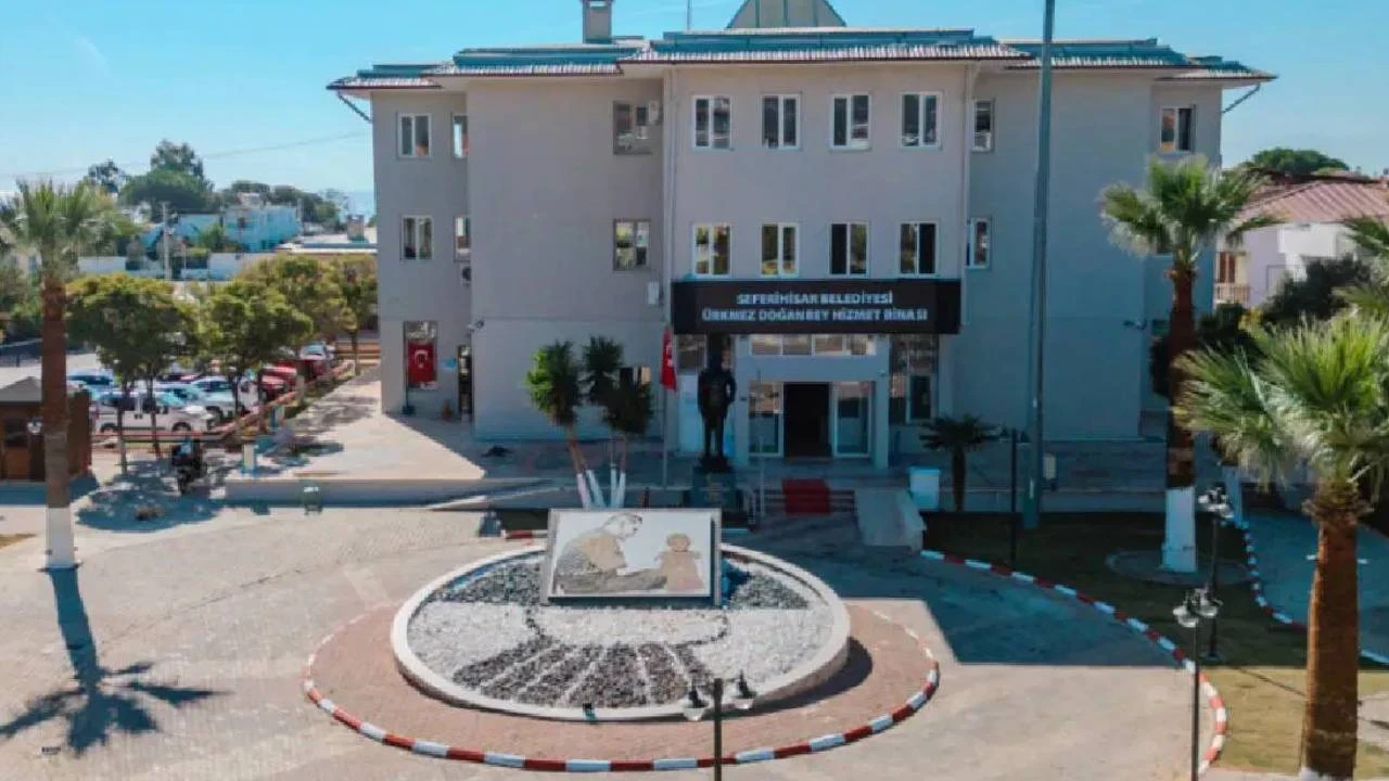 Seferihisar Belediyesi soruşturmasında gözaltı sayısı 8'e yükseldi: Nermin Günay yeniden gözaltına alındı