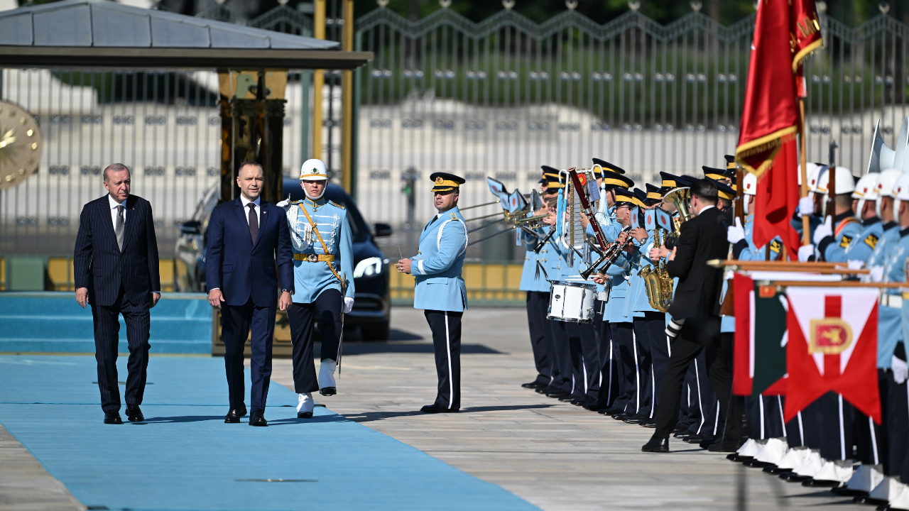 Cumhurbaşkanı Erdoğan, Polonya Cumhurbaşkanı Nawrocki'yi resmi törenle karşıladı