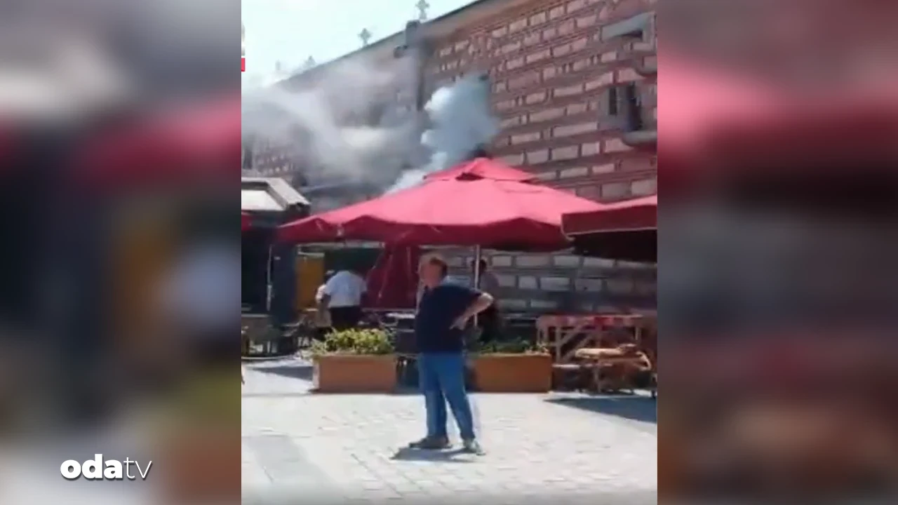 Mısır Çarşısı'nda yangın: Ekipler müdahale ediyor