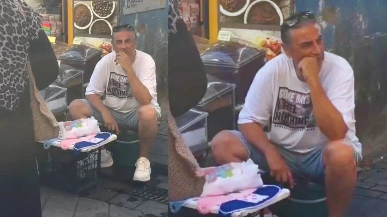 Şarkıcı Çelik pazar tezgahının başına geçip banyo lifi sattı