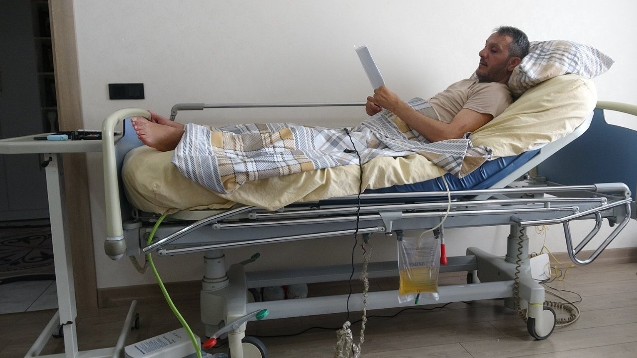 Yürüyerek gitti felçli çıktı! Gittiği hastane hayatını kararttı