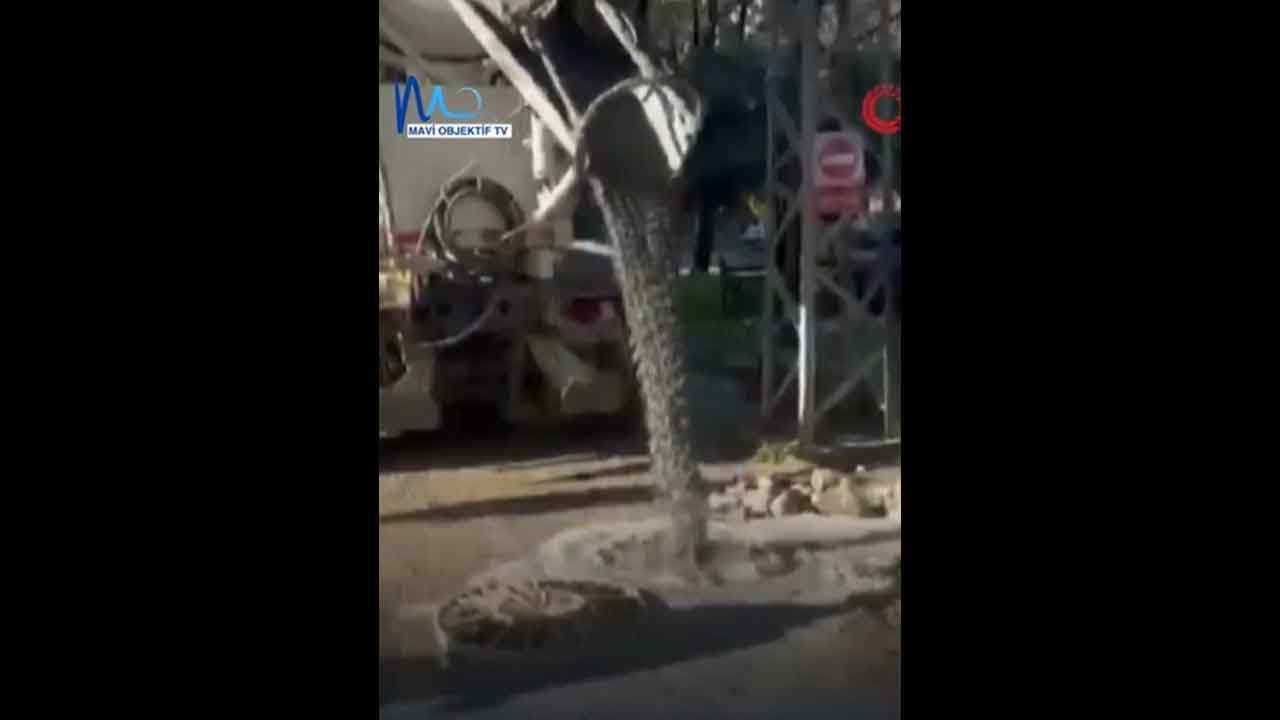 Hatay'da vicdanları sızlatan skandal! Sorumsuz mikser sürücüsü kalan betonu rögara boşalttı!