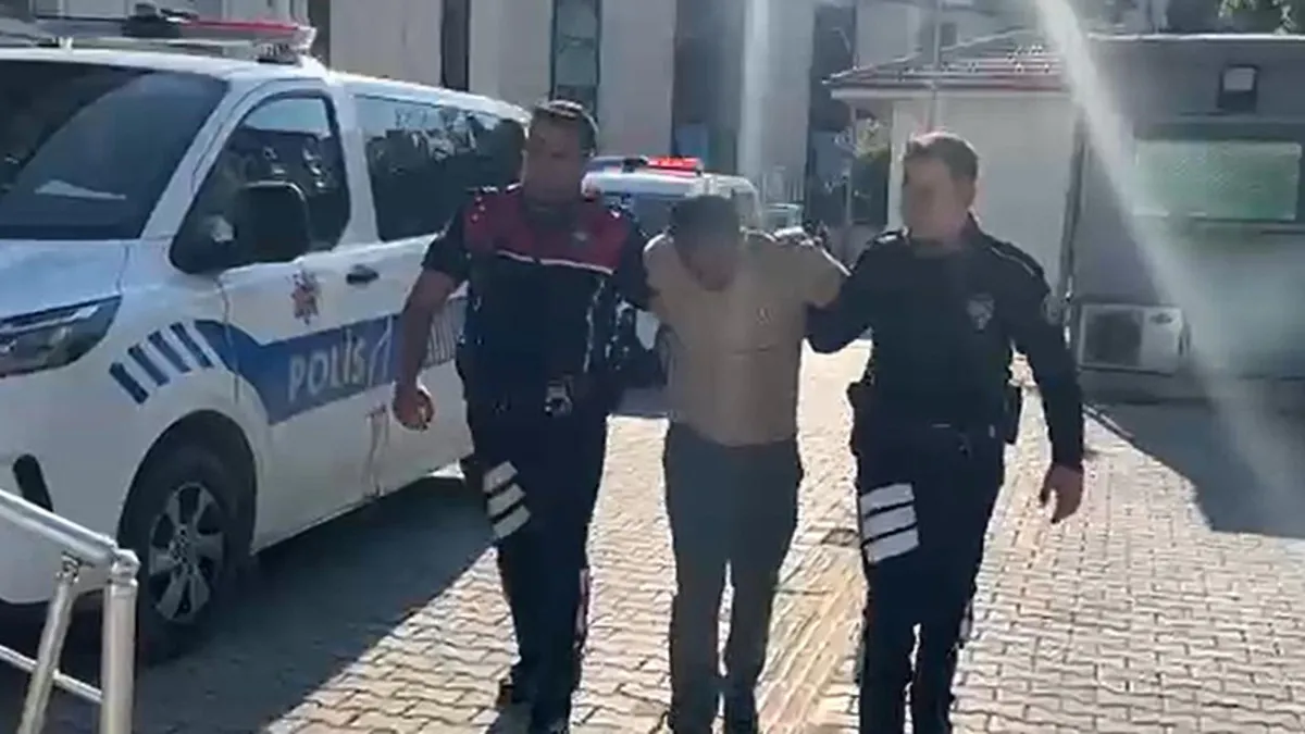 Interpol kırmızı bültenle arıyordu! Sahte kimlikle yakalandı