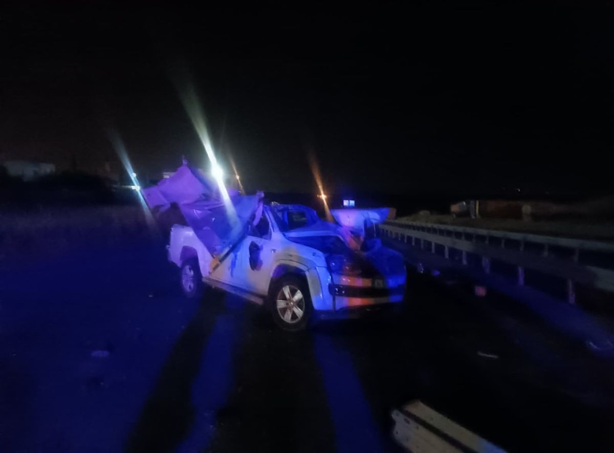 Şırnak'ta kamyonet, bariyerlere çarptı: 1 ölü, 1 yaralı