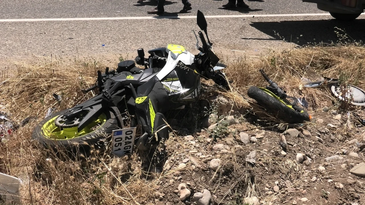 Kamyonetle çarpışan motosiklet sürücüsünden acı haber