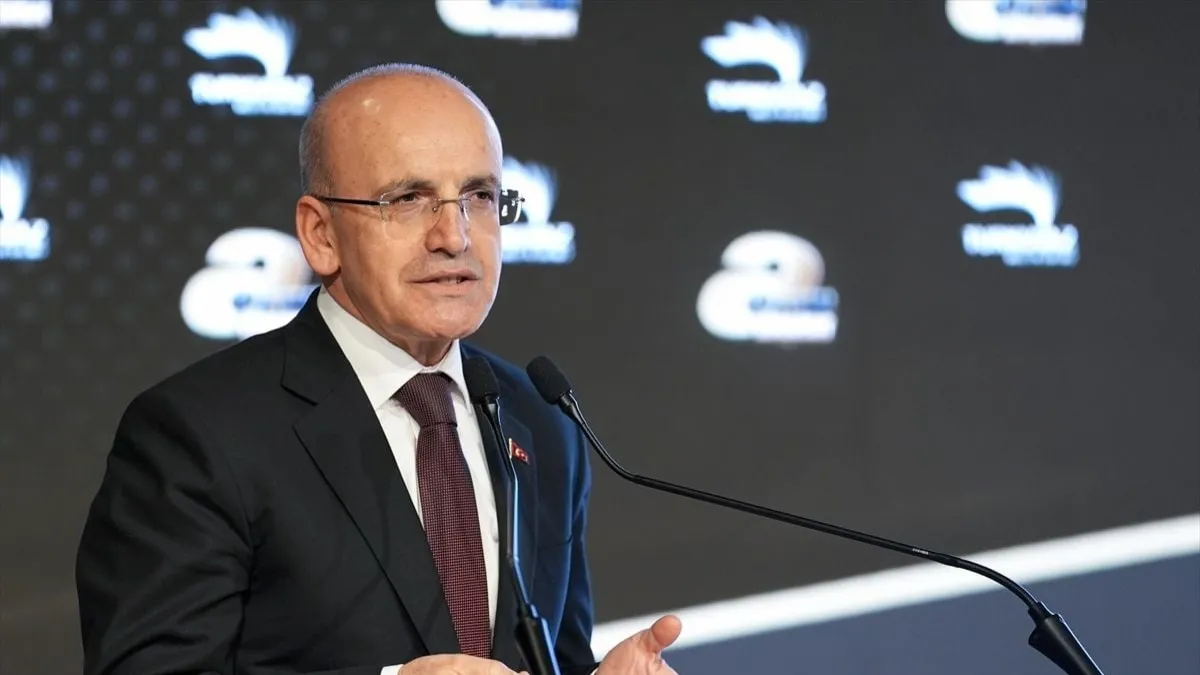 Bakan Şimşek'ten dış ticaret mesajı: Cari açık sürdürülebilir seviyelerde kalacak