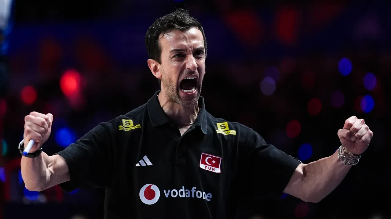 A Milli Kadın Voleybol Takımı başantrenörü Santarelli'den şampiyonluk sözleri! "Benim için gerçekten harika bir gün"