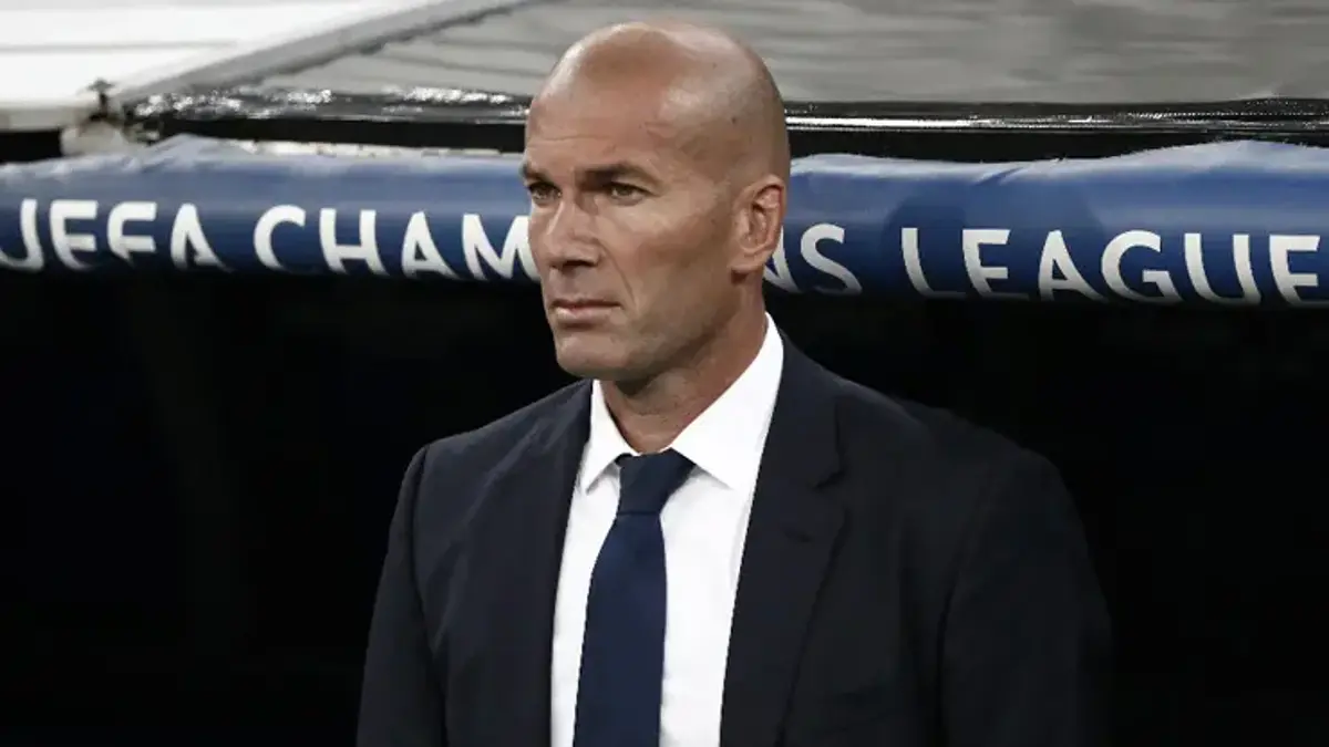 Fransa, Zinedine Zidane'a emanet