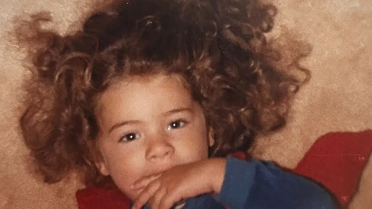 Nostaljik kare gündem oldu! Bakın o minik çocuk kim çıktı...