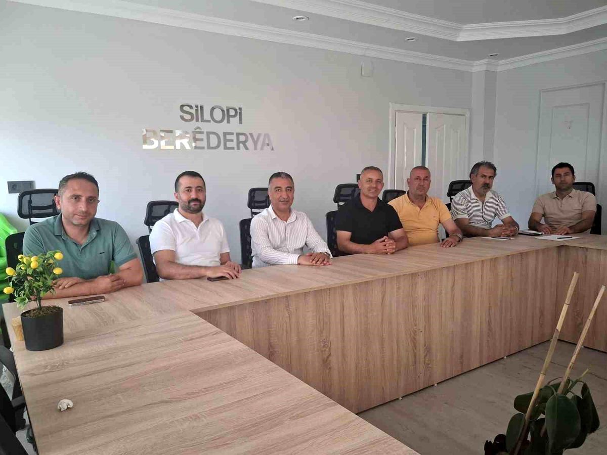 Sağlık-Sen'den Silopi'de sağlık zirvesi: "Sağlıkta istikrar ve yerel yönetim şart"