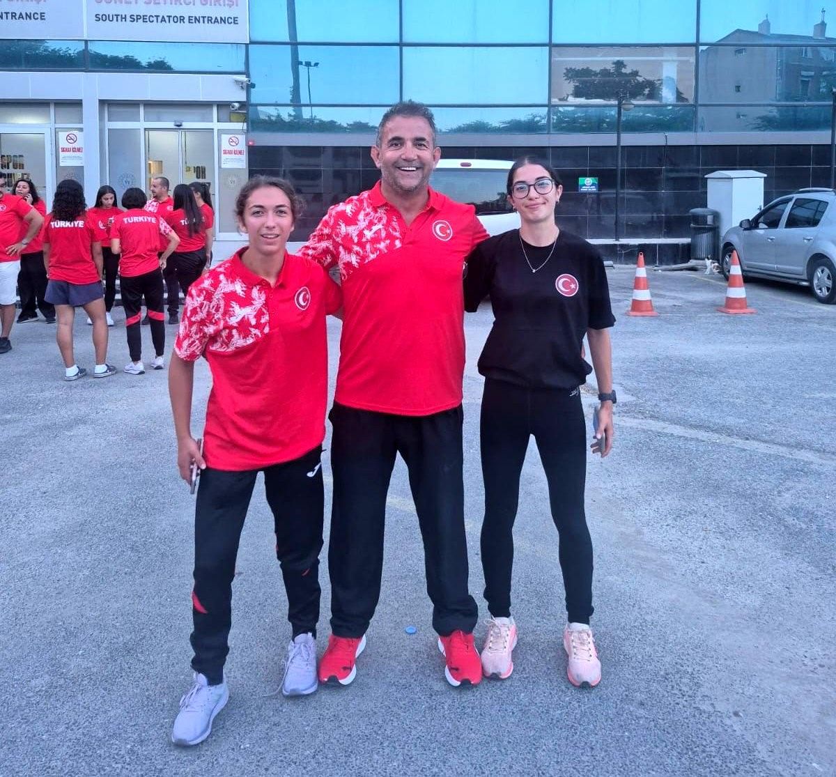 Eskişehir'den Zeynep Özkara, Balkan Şampiyonu oldu