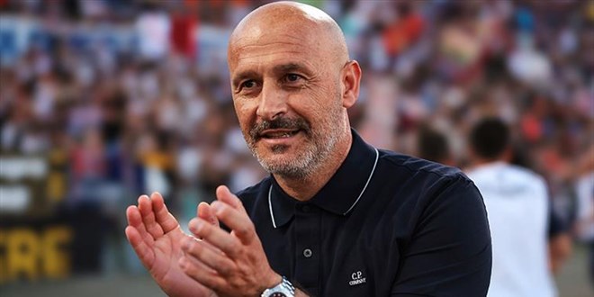 Beşiktaş yeni teknik direktörü ile yarın sözleşme imzalayacak