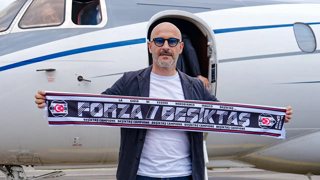 Vincenzo Italiano, Beşiktaş için İstanbul'da: 'Başlamak için sabırsızlanıyorum'