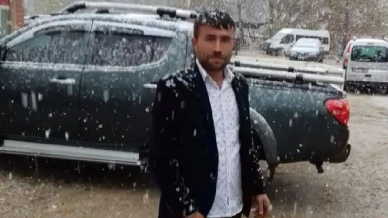 Serinlemek için girdiği gölette kayboldu