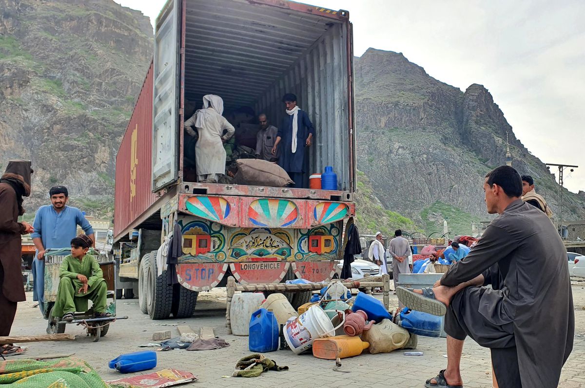 Pakistan: 10 Temmuz'dan İtibaren Vizesiz Tüm Afgan Vatandaşları Tutuklanacak