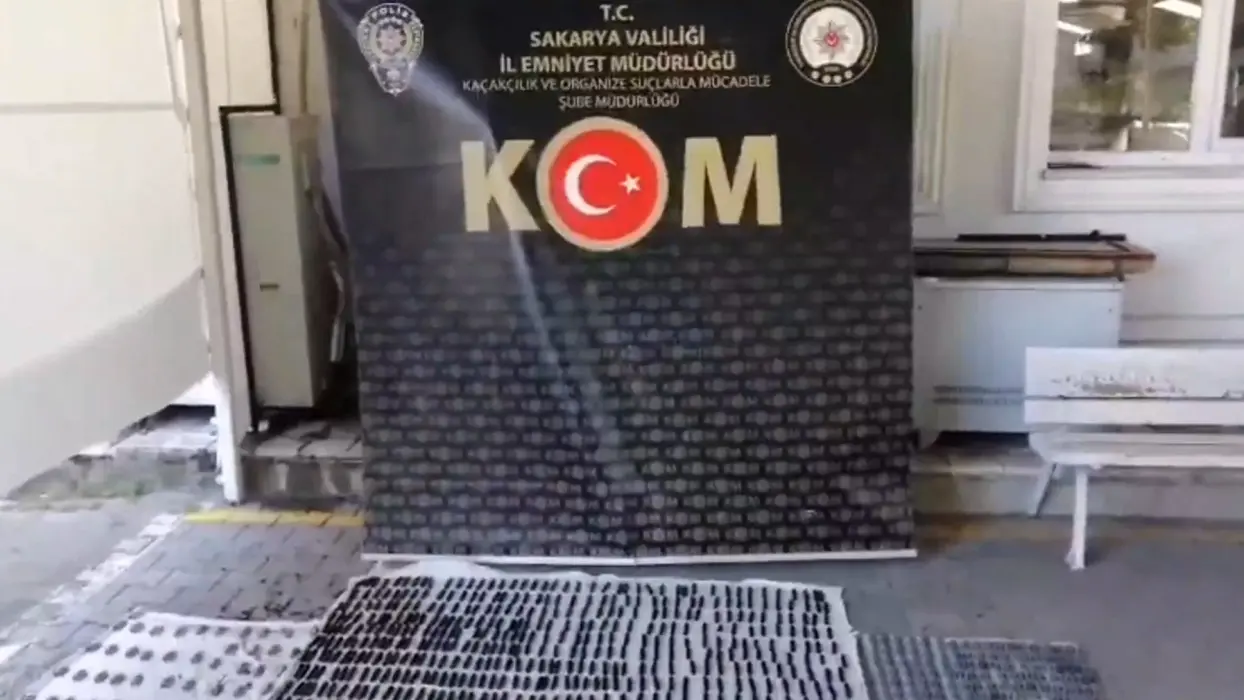 Binlerce parça ele geçirildi: Silah kaçakçılığı operasyonunda 3 gözaltı