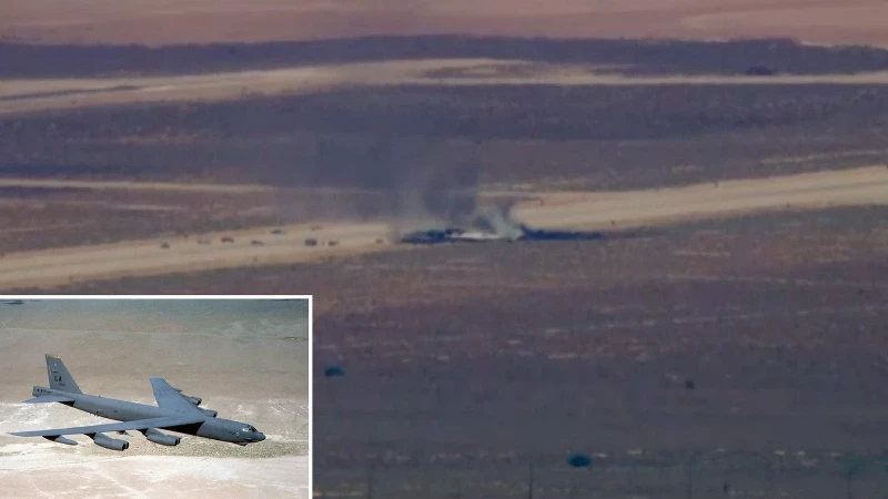 ABD'nin B-52 ağır bombardıman uçağı California'da düştü