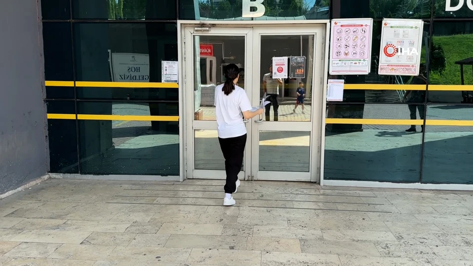 Karabük'te YKS sınavına 20 saniye geç kalan öğrenci alınmadı