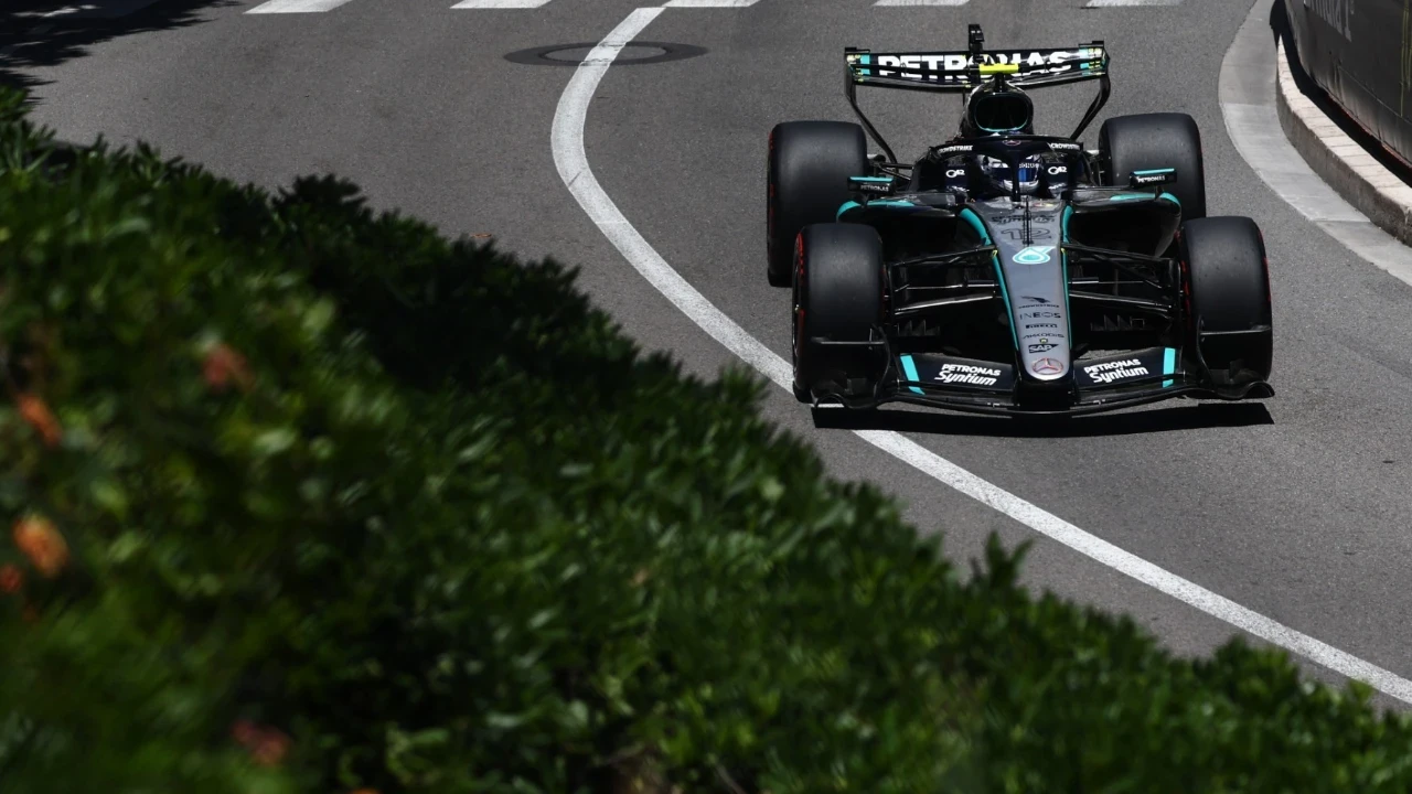 Monaco'da pole Antonelli'de