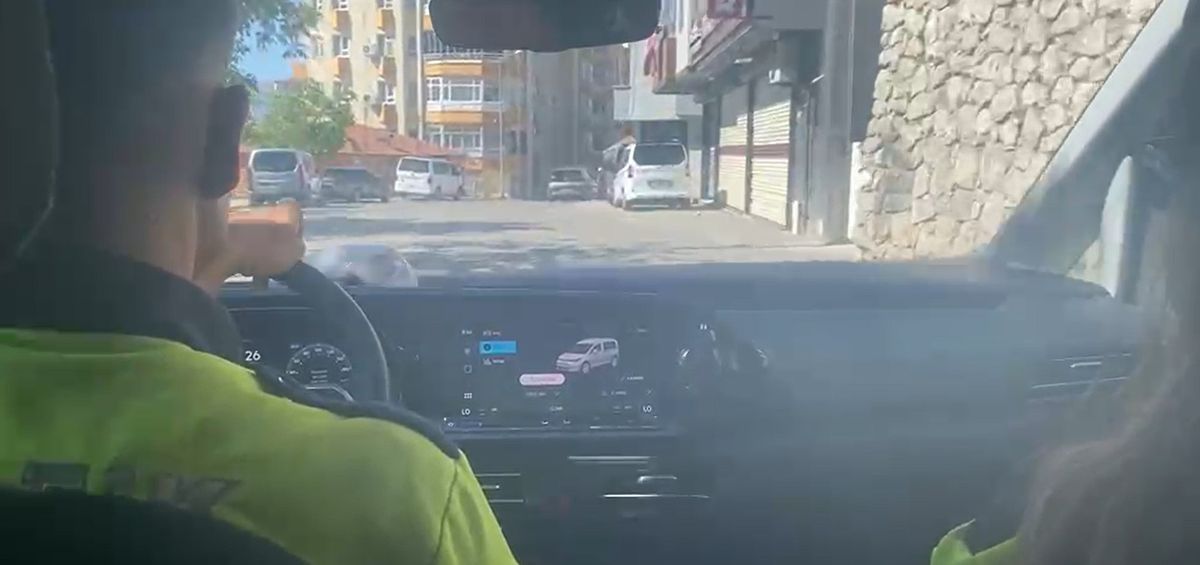 Şırnak'ta YKS'ye geç kalan 12 öğrenciyi polis yetiştirdi