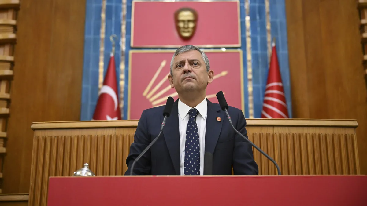 Özgür Özel yeni parti sürecini açıkladı! Kurucular merak konusu