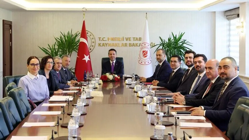 Bakan Bayraktar, Dünya Bankası Türkiye Ülke Direktörü Jean-Christophe Carret ile bir araya geldi