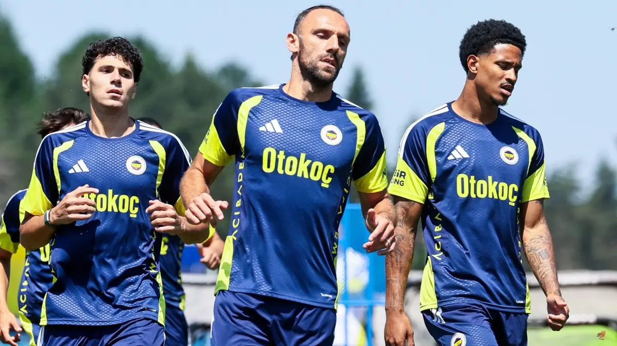 Fenerbahçe'ye kötü haber! Vedat Muriqi sedyeyle sahadan ayrıldı