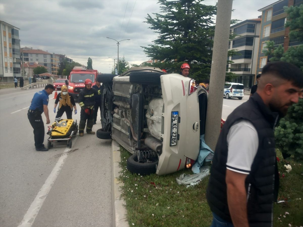 Kulu'da devrilen araçta sıkışan sürücü itfaiye ekiplerince kurtarıldı