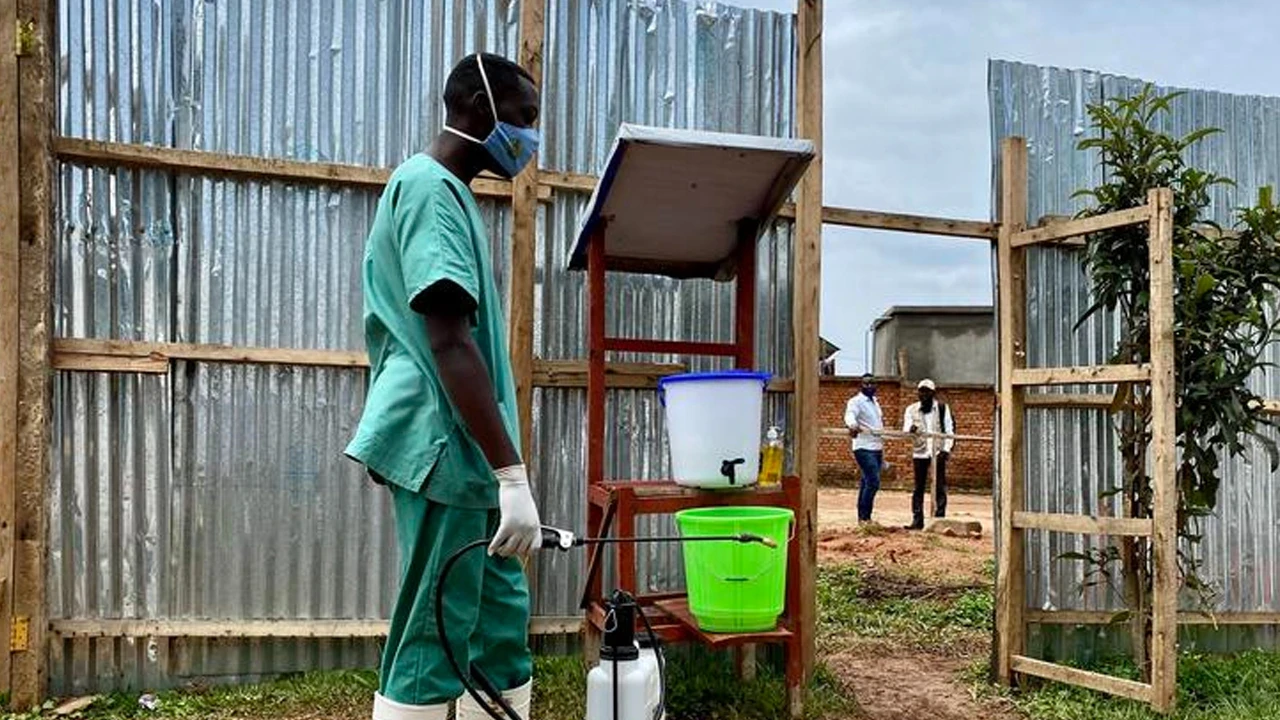Ebola salgınında vaka sayısı 1561'e yükseldi