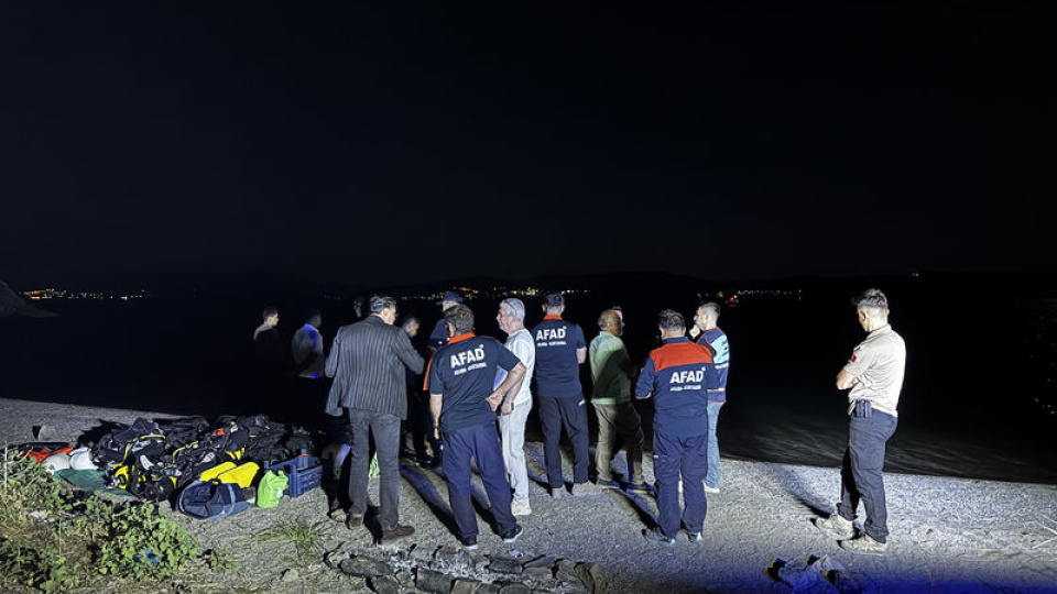 Serinlemek için Hazar Gölü'ne giren genç, boğuldu