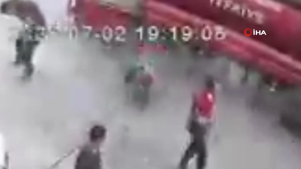 Şanlıurfa Birecik’te İtfaiye Aracı Lastiği Patladı