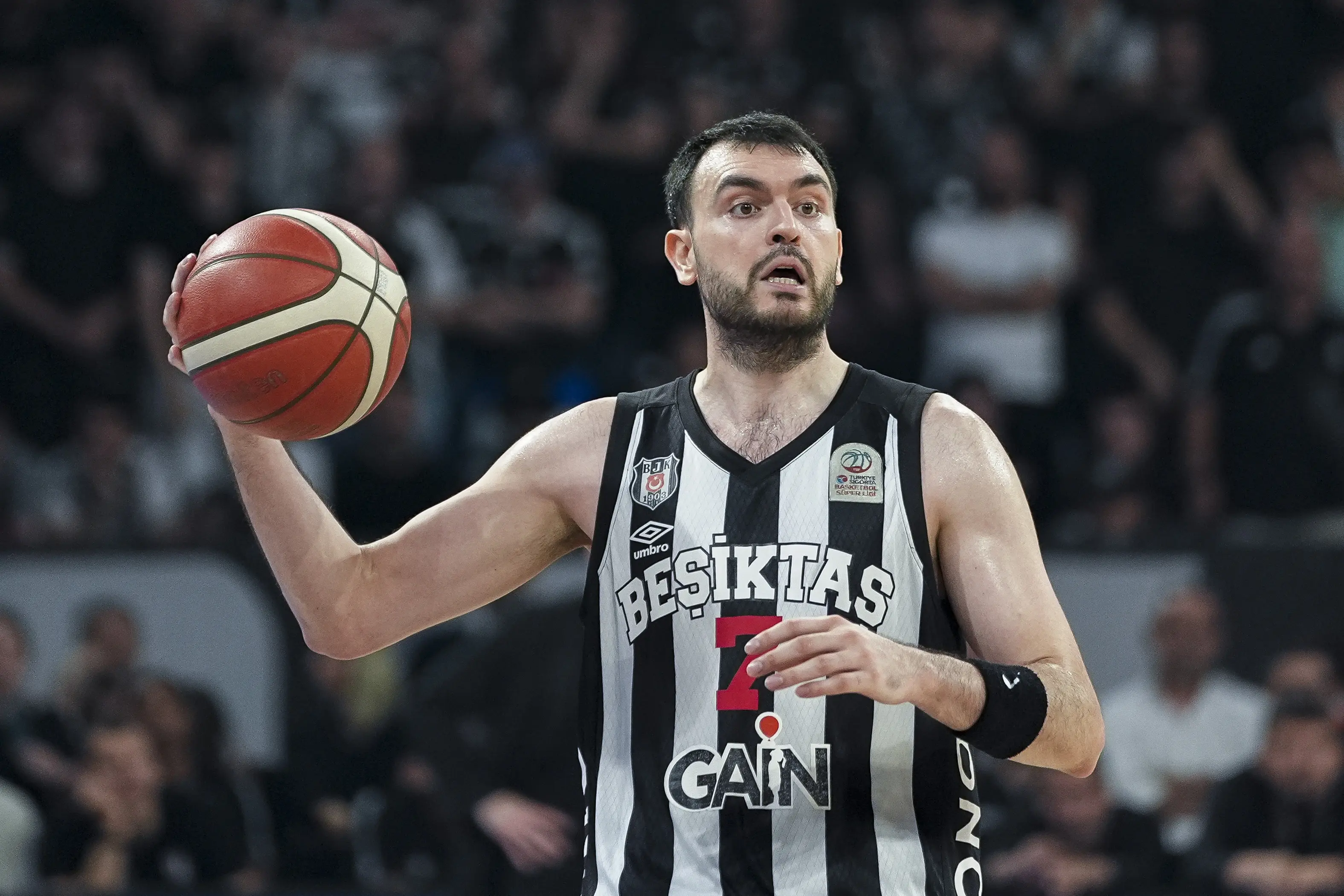 Beşiktaş GAİN'de Yiğit Arslan'a veda edildi