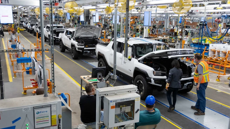 Otomotiv devinden şaşırtan karar: 50 robot geldi yüzlerce işçi çıkarıldı