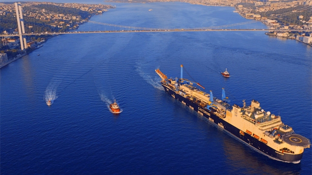 İstanbul ve Çanakkale boğazlarından geçiş ücretlerine yüzde 15 zam