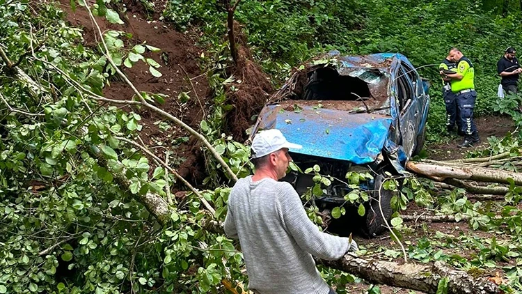 Feci kazada karı koca hayatını kaybetti