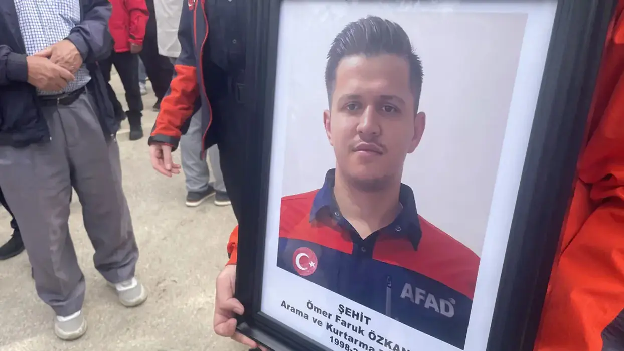Görevi başında hayatını kaybetmişti... Şehit AFAD personeli son yolculuğuna uğurlandı