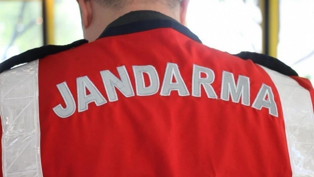 Uyuşturucu operasyonunda 1'i jandarma personeli 5 şüpheli gözaltında