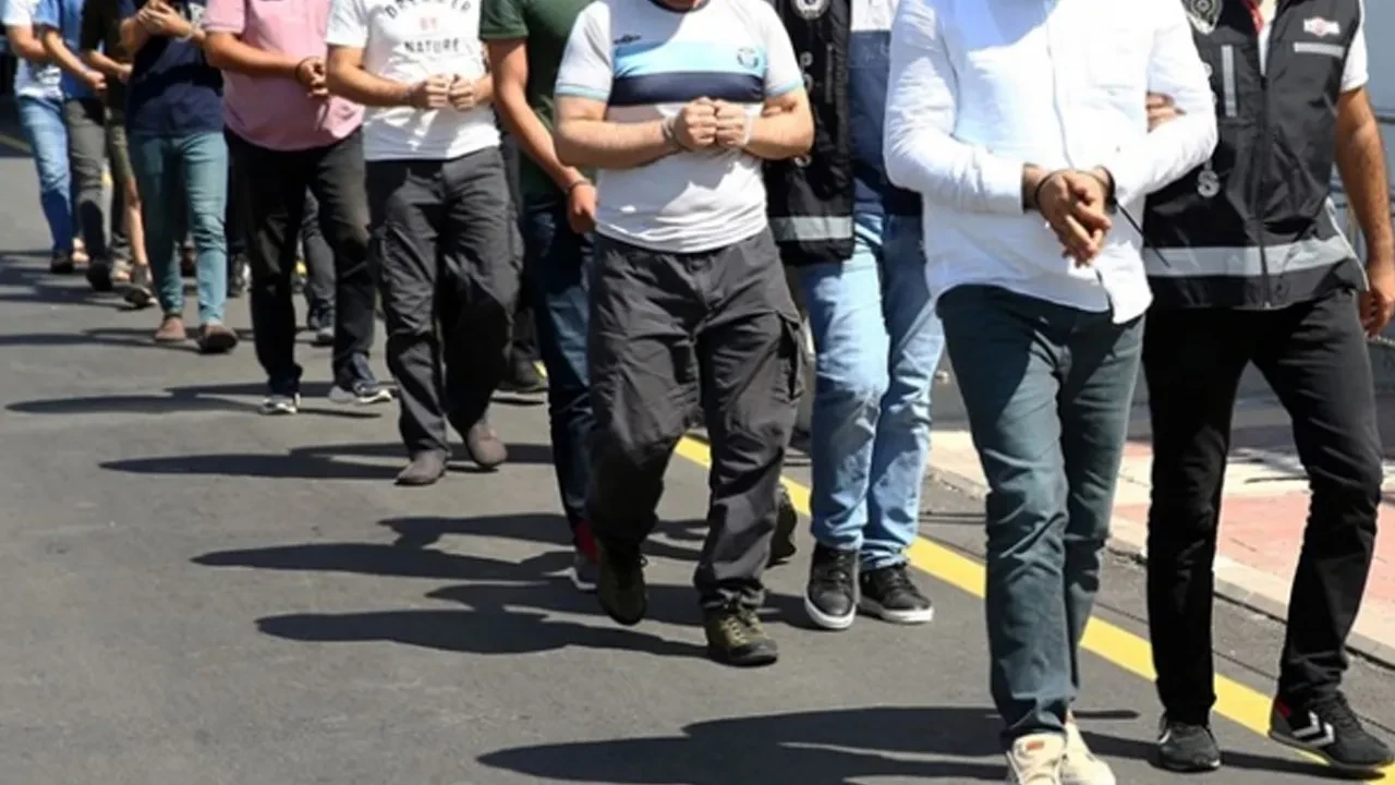 Yasa dışı bahis çetesine dev operasyon! 5 milyar TL'lik vurgun: Çok sayıda gözaltı var
