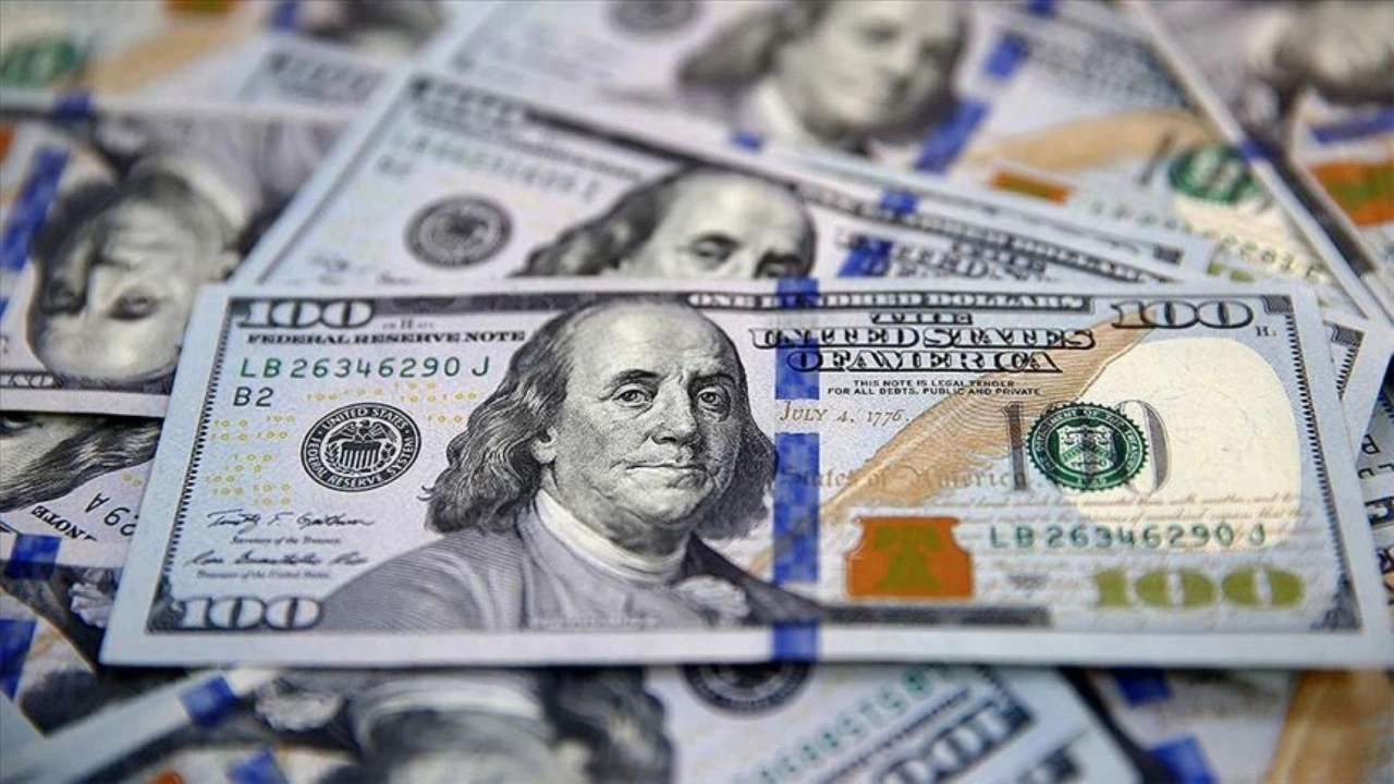 Hazine 2,8 milyar dolar borçlandı