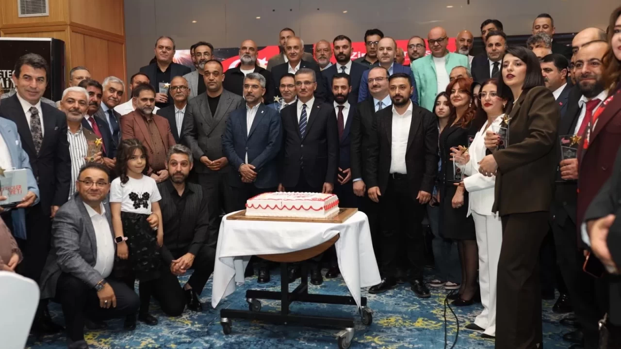 Erzurum Gazeteciler Cemiyeti ödülleri sahiplerini buldu!