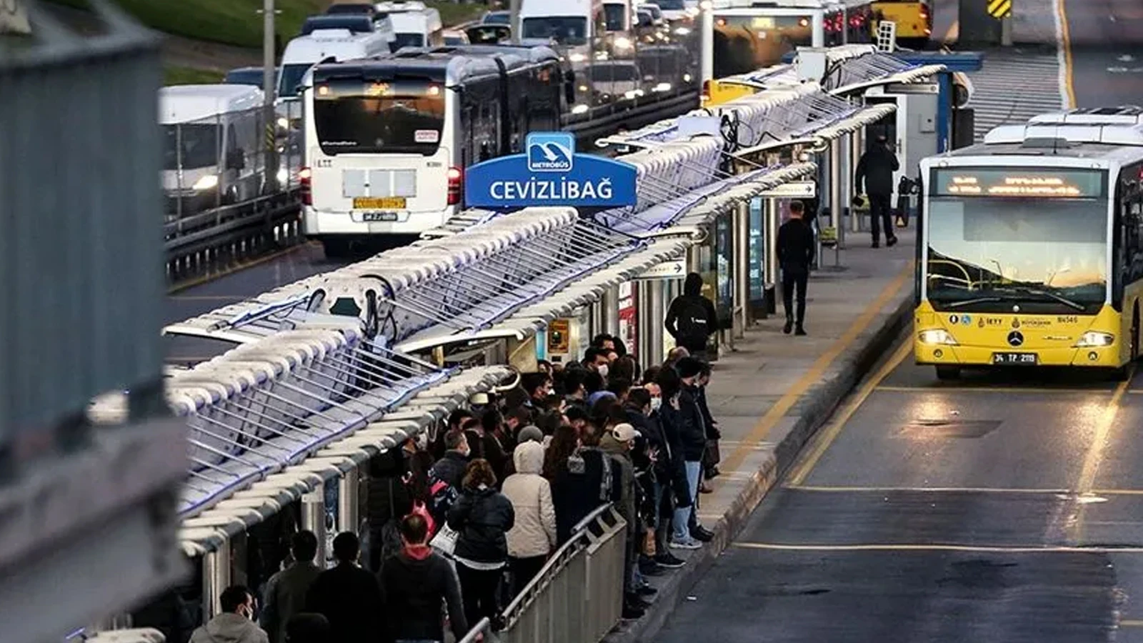 İstanbul'da toplu taşımaya yüzde 10 zam teklifi İBB Meclisi'nde kabul edildi! İşte zamlı fiyatlar