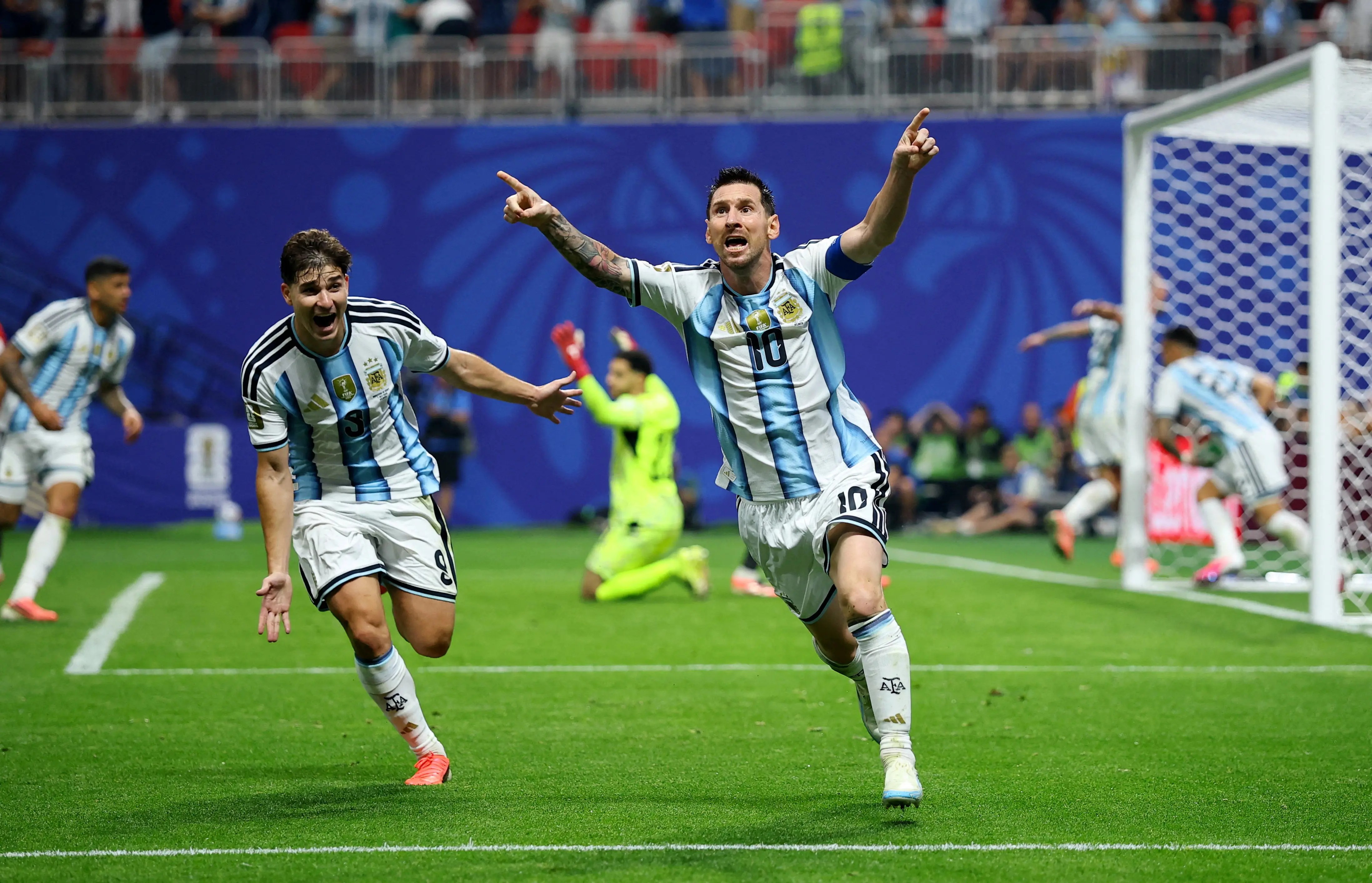 Arjantin'den tarihi geri dönüş: Messi'den bir rekor daha